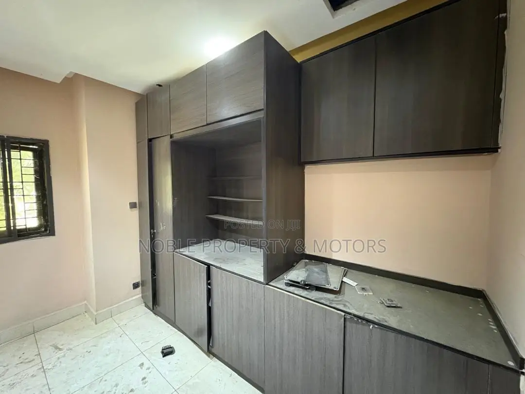 4bdrm Duplex in Idu for rent