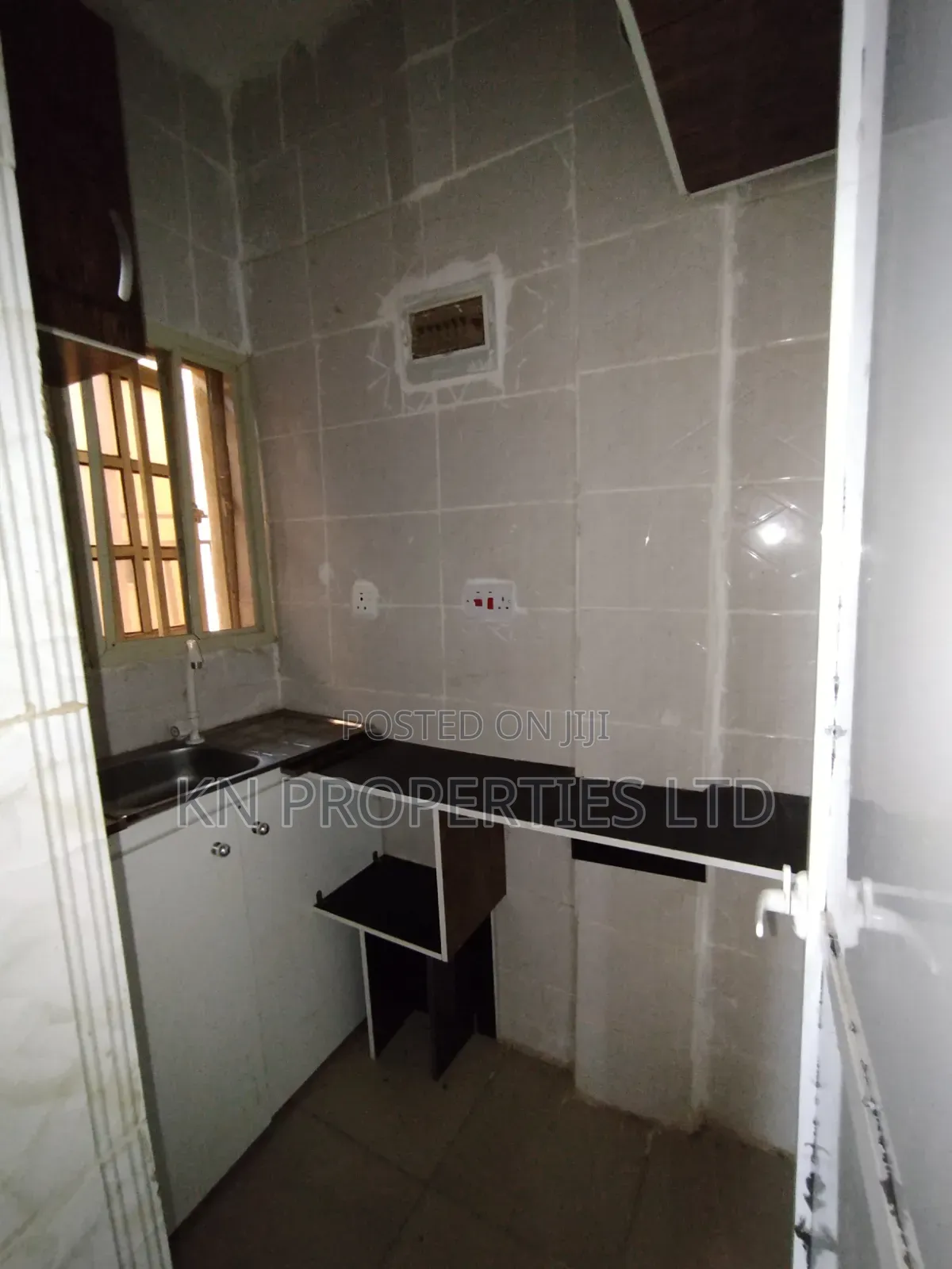 1bdrm Block of Flats in Area 1 for rent