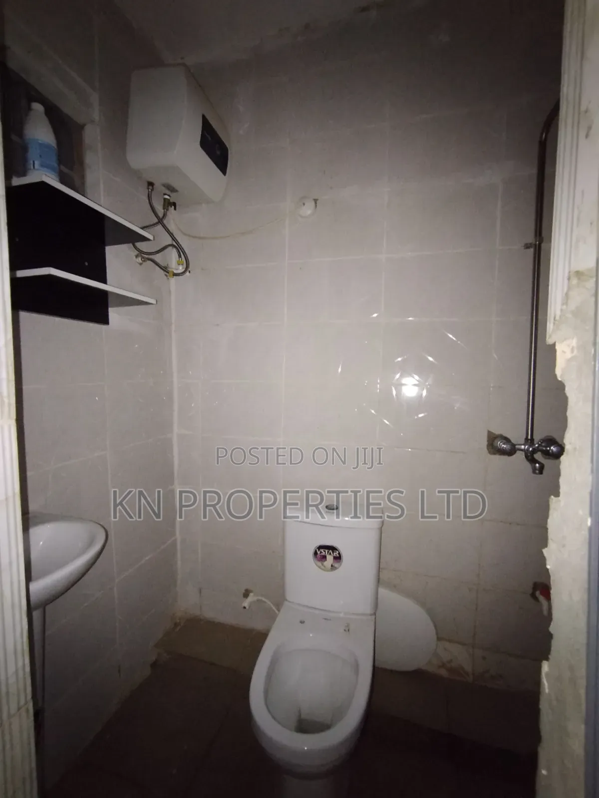 1bdrm Block of Flats in Area 1 for rent