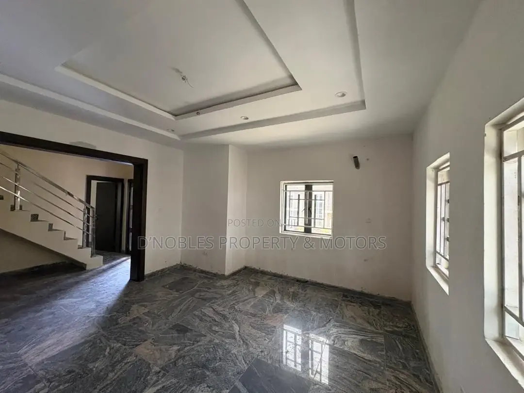 4bdrm Duplex in Idu for sale