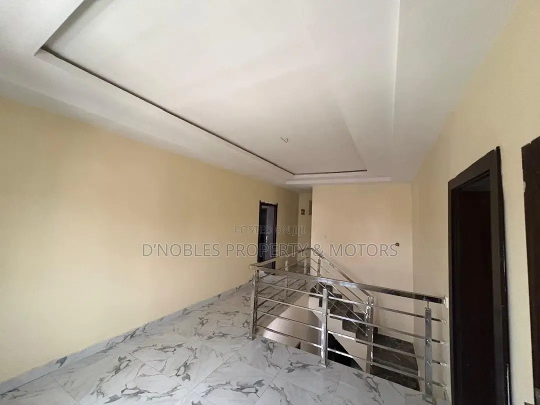4bdrm Duplex in Idu for sale
