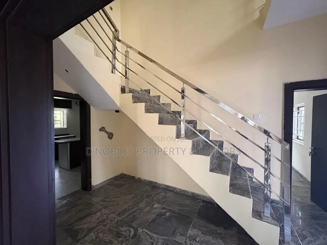 4bdrm Duplex in Idu for sale