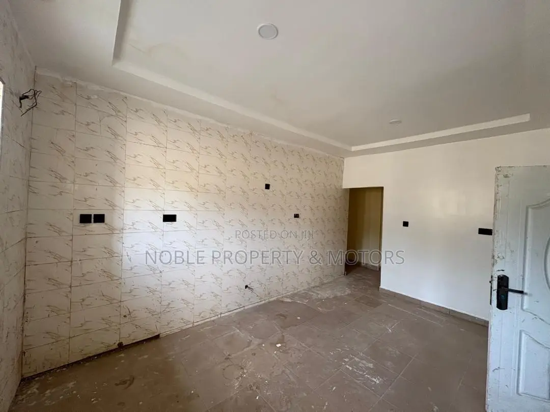 3bdrm Block of Flats in Idu for rent