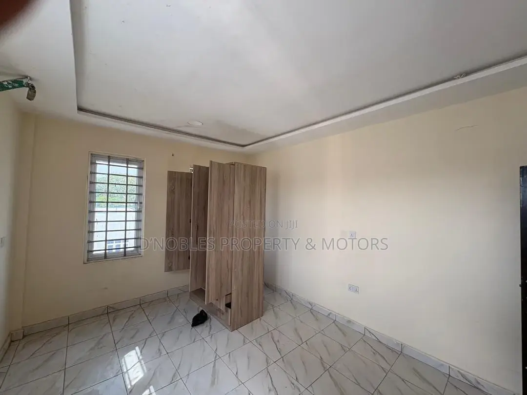 3bdrm Block of Flats in Idu for rent