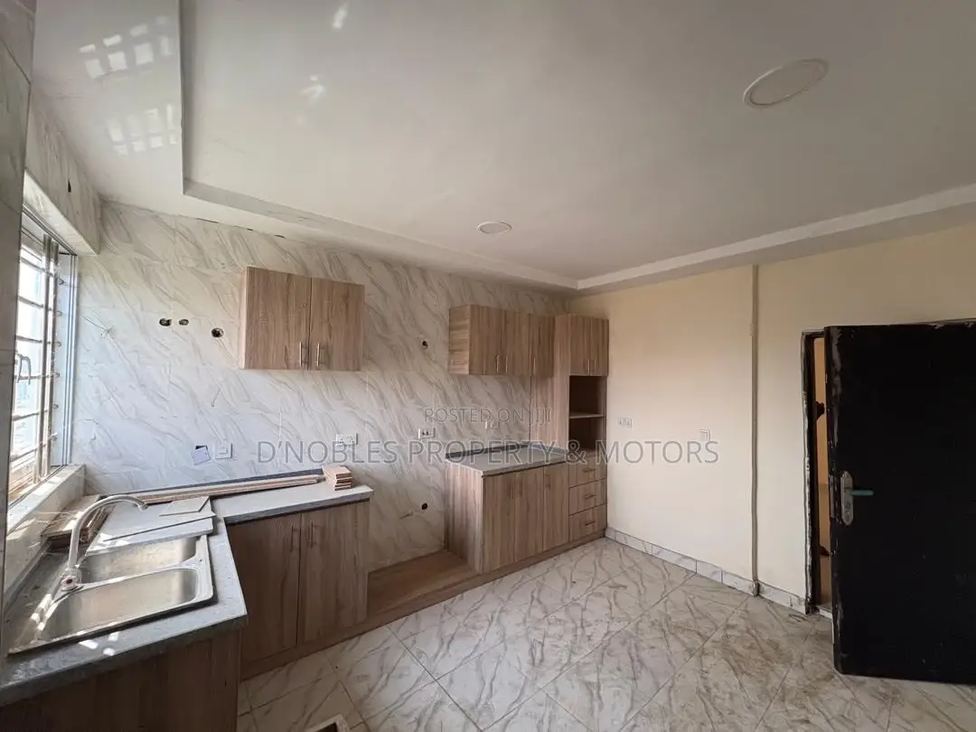 3bdrm Block of Flats in Idu for rent