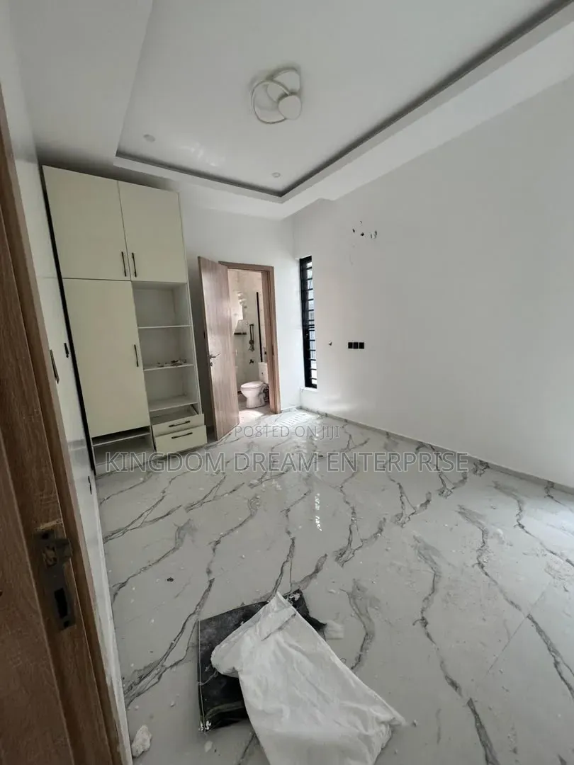 4bdrm Duplex in Orchid Road Lekki for rent