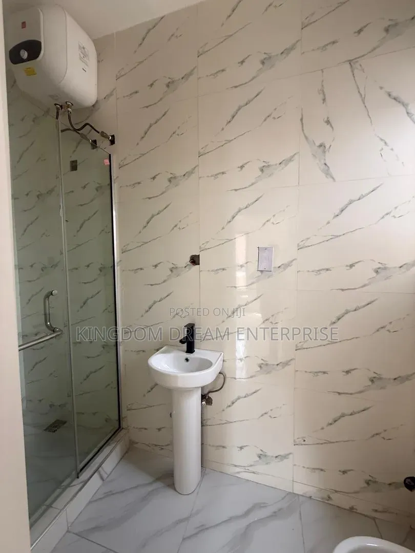 2bdrm Apartment in Blenco Sangotedo for rent