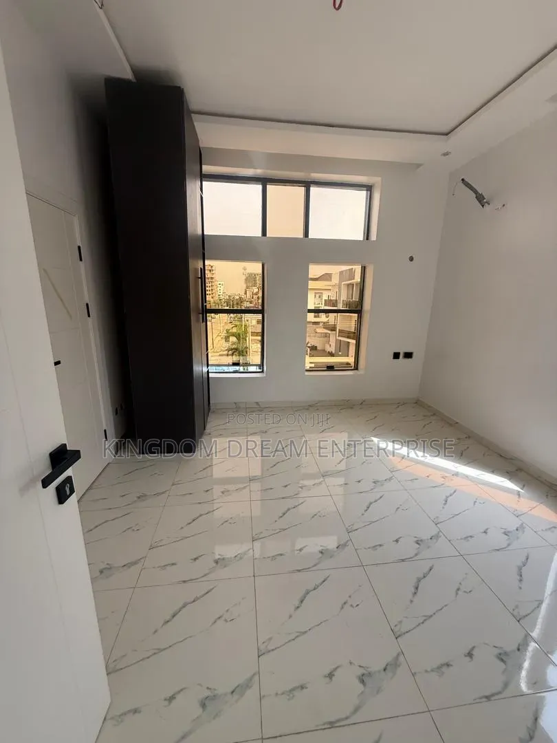 2bdrm Apartment in Blenco Sangotedo for rent