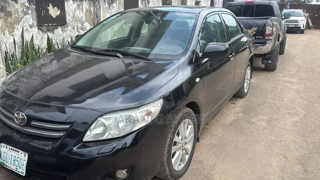 Toyota Corolla 2010 Black