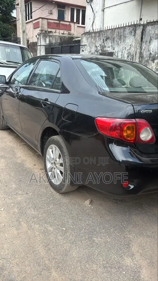 Toyota Corolla 2010 Black