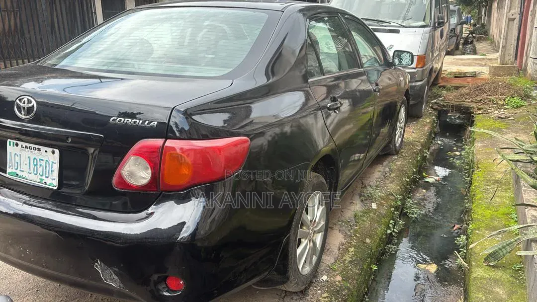 Toyota Corolla 2010 Black