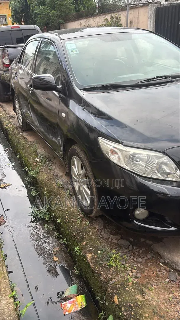 Toyota Corolla 2010 Black