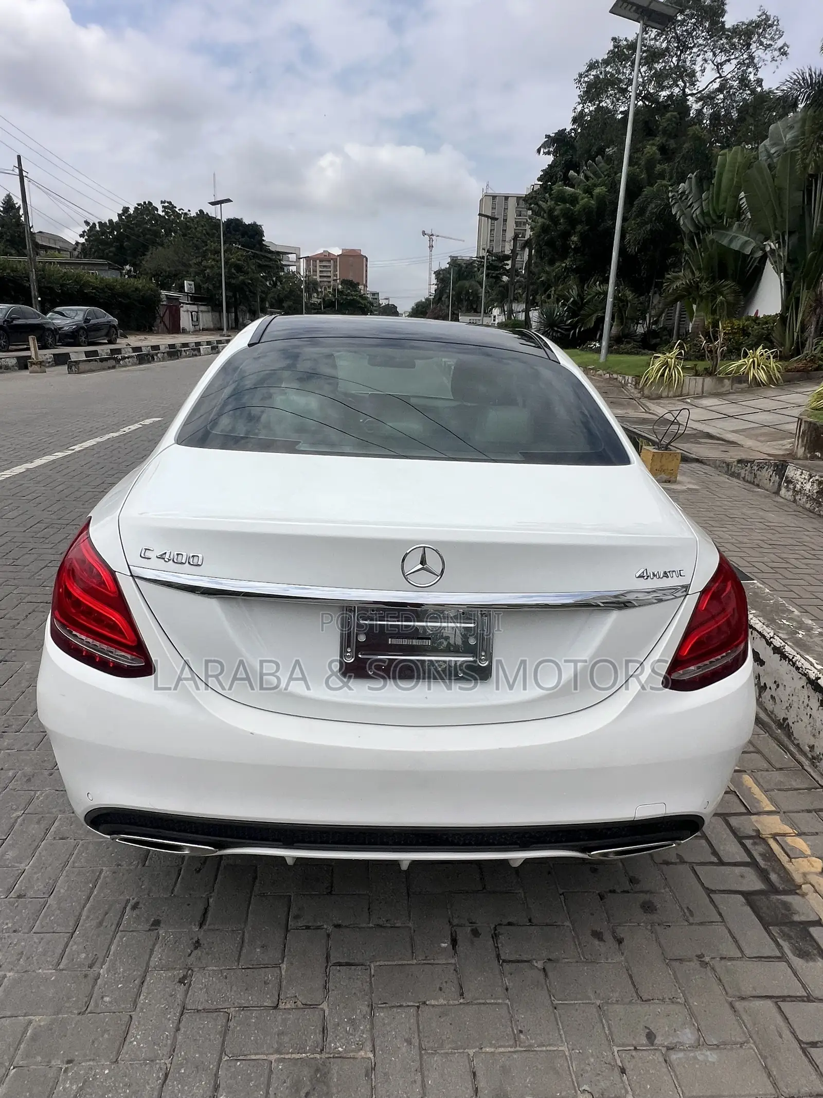 Mercedes-Benz C400 4Matic AWD Sedan (3.0L V6 7A) 2015 White