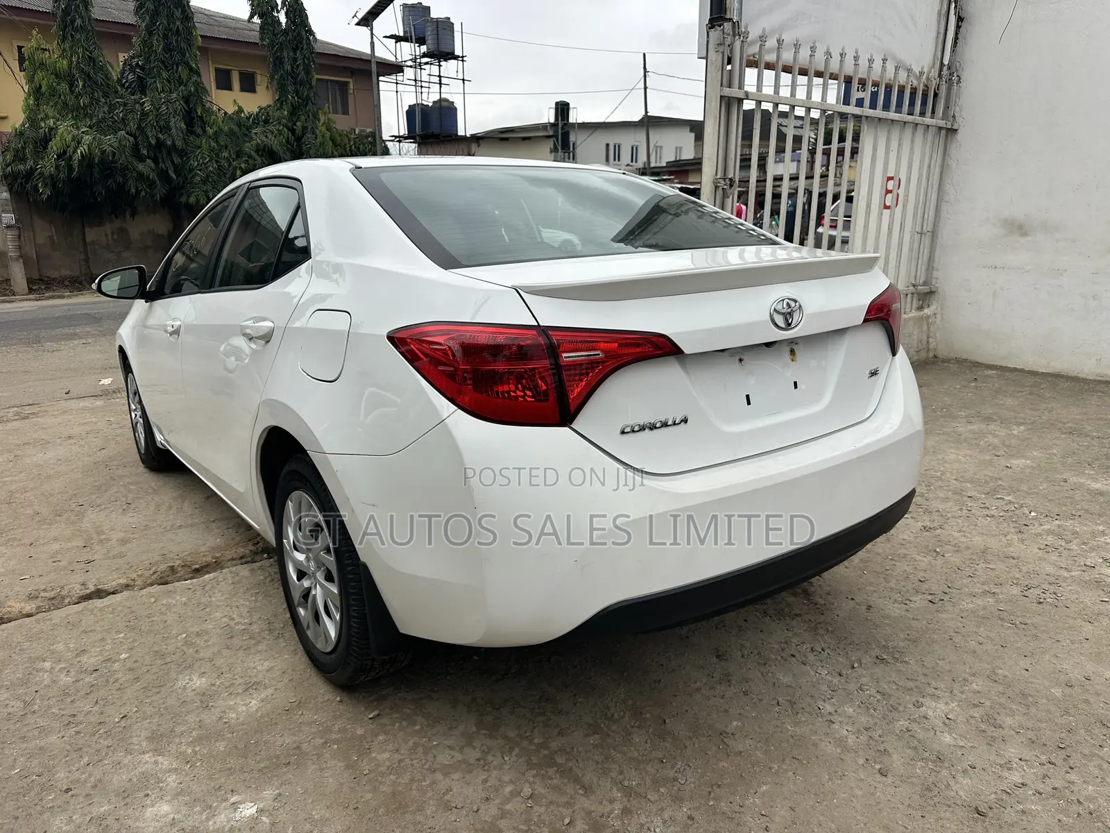Toyota Corolla SE Special Edition 4dr Sedan (1.8L 4cyl CVT) 2017 White