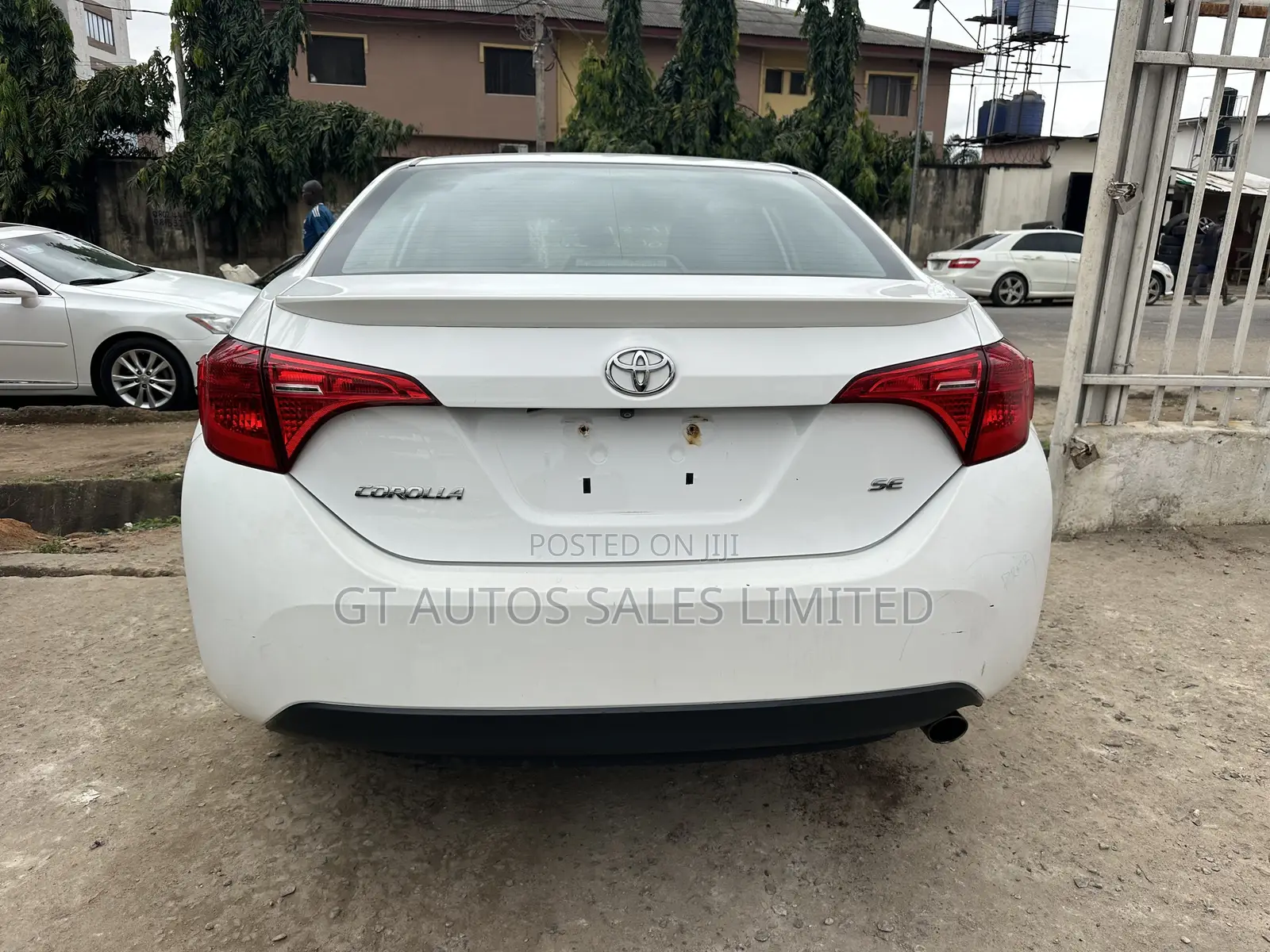 Toyota Corolla SE Special Edition 4dr Sedan (1.8L 4cyl CVT) 2017 White