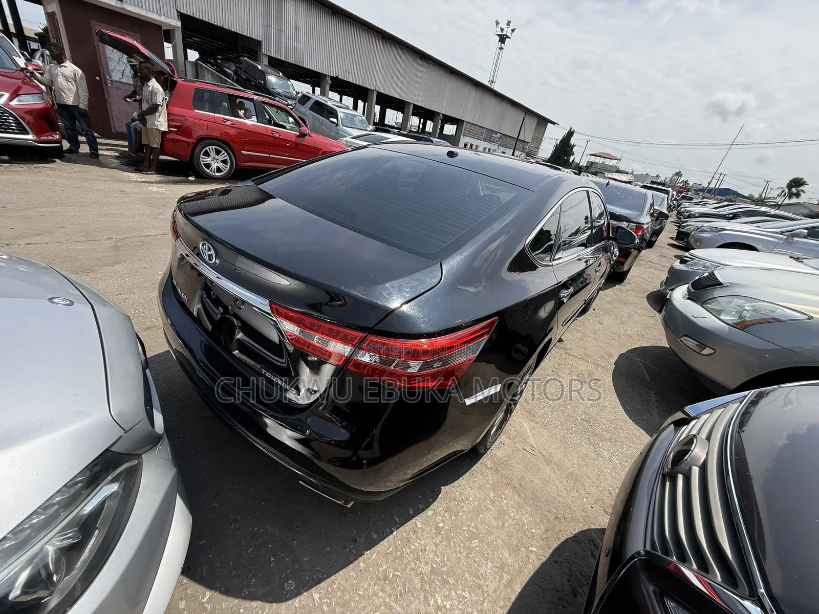 Toyota Avalon Touring Sedan FWD (3.5 6cyl 6A) 2017 Black