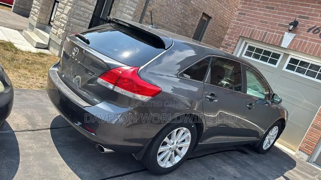 Toyota Venza AWD 2012 Gray