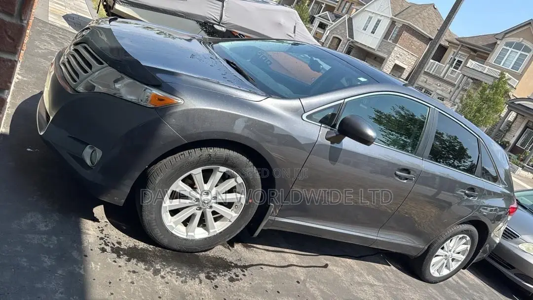 Toyota Venza AWD 2012 Gray