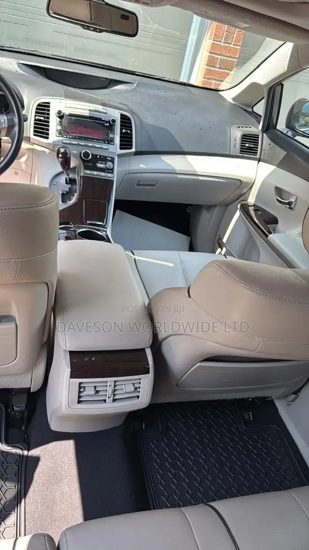 Toyota Venza AWD 2012 Gray