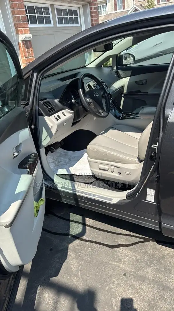 Toyota Venza AWD 2012 Gray
