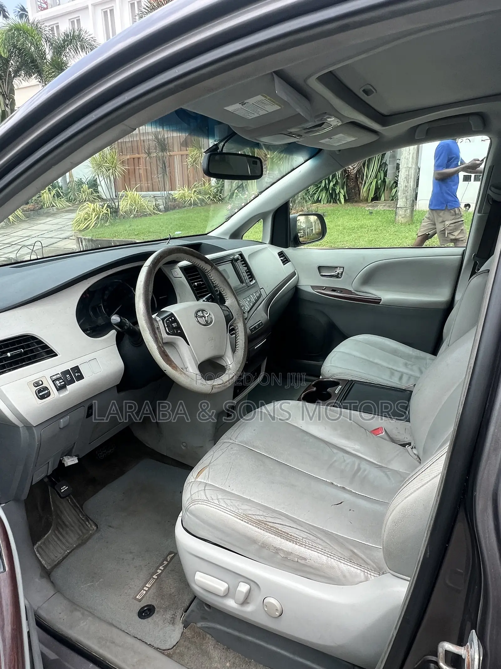 Toyota Sienna Limited 7-Passenger 4dr Minivan AWD (3.5L 6cyl 6A) 2015