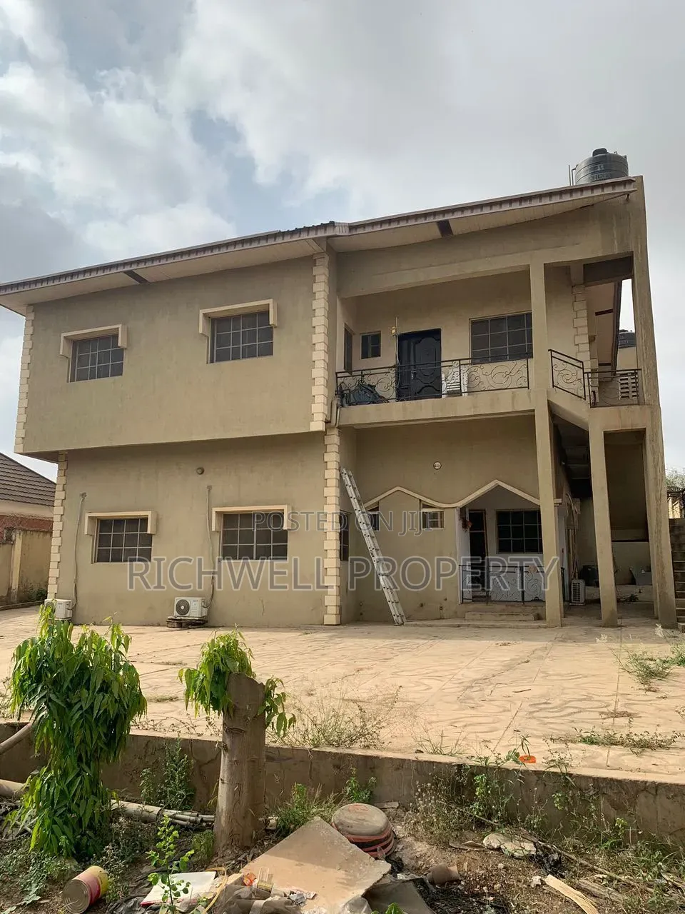 5bdrm Duplex in Oluyole Estate for sale