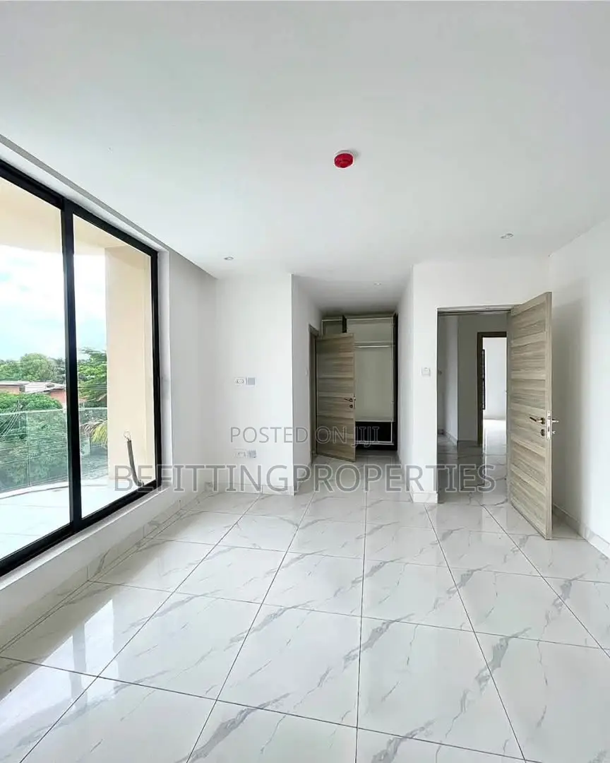 3bdrm Apartment in Lekki for sale