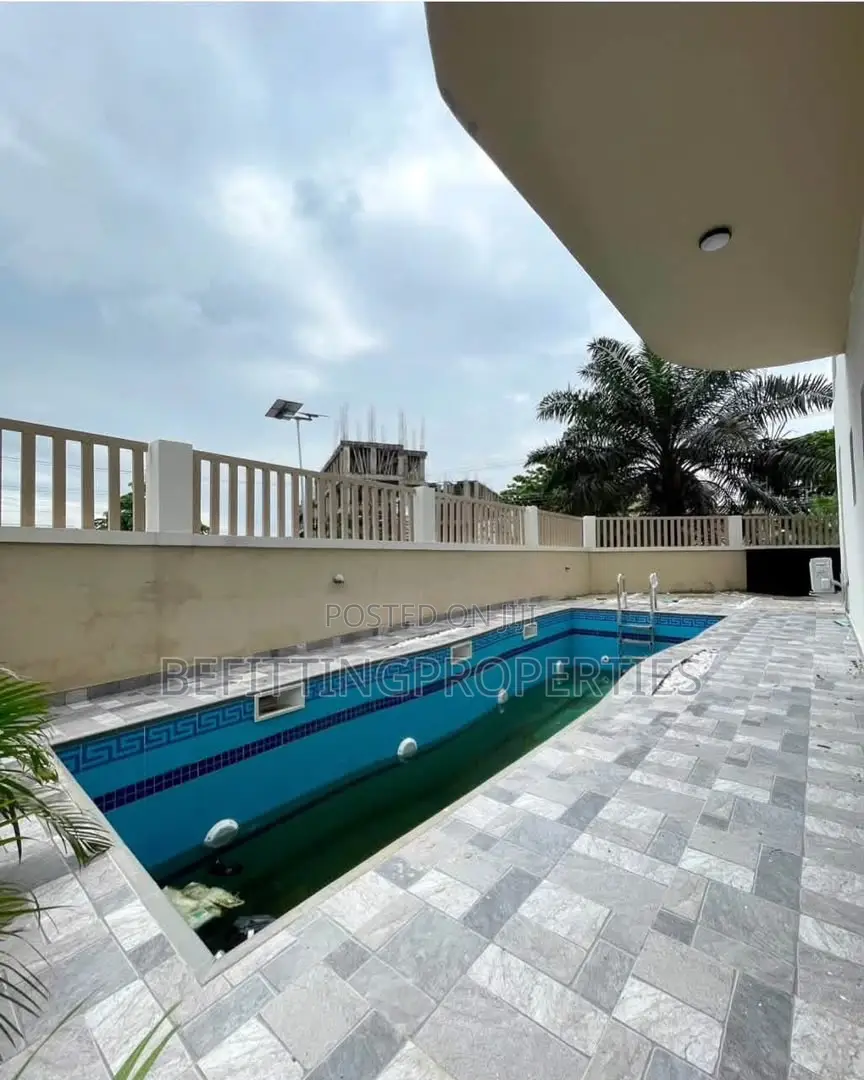 3bdrm Apartment in Lekki for sale