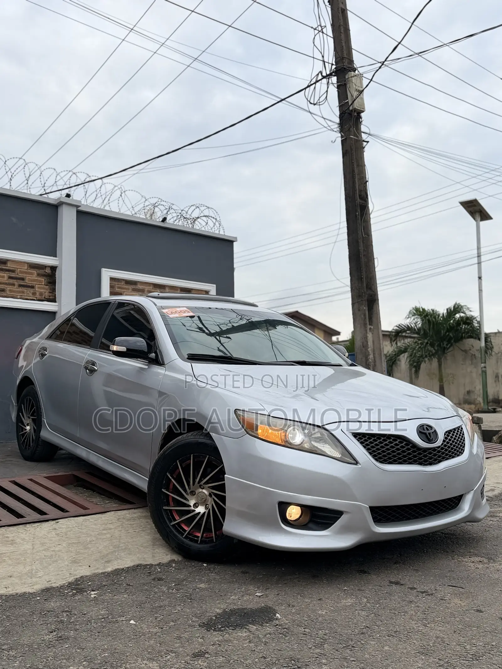 Toyota Camry SE 4dr Sedan (2.5L 4cyl 6A) 2011 Silver