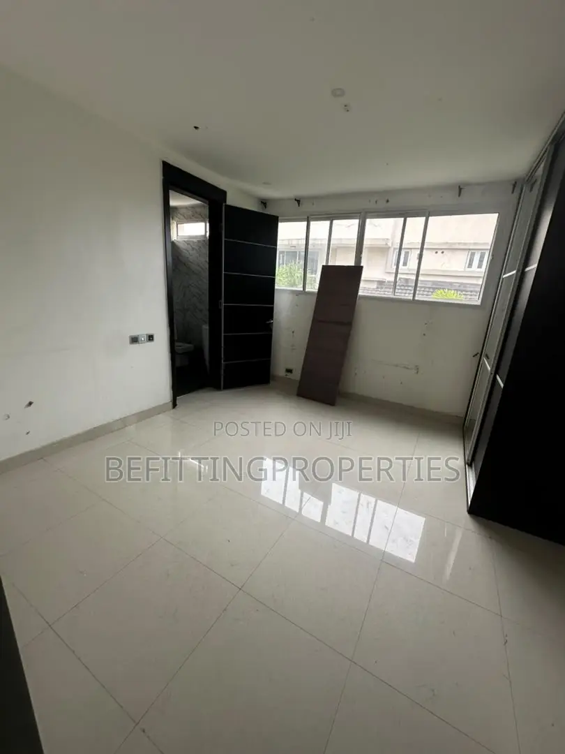 5bdrm Duplex in Banana Island for rent