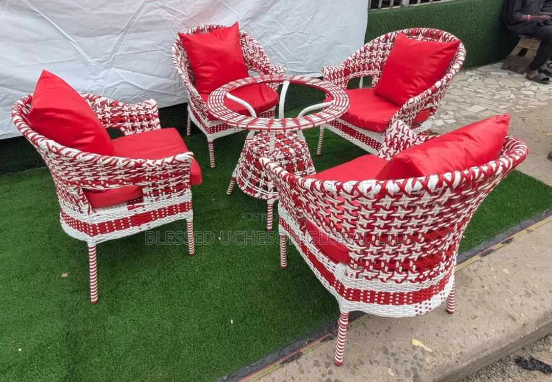 Brand New 4-Seater Wicker/Rattan Outdoor Sofa Set With Centre Table