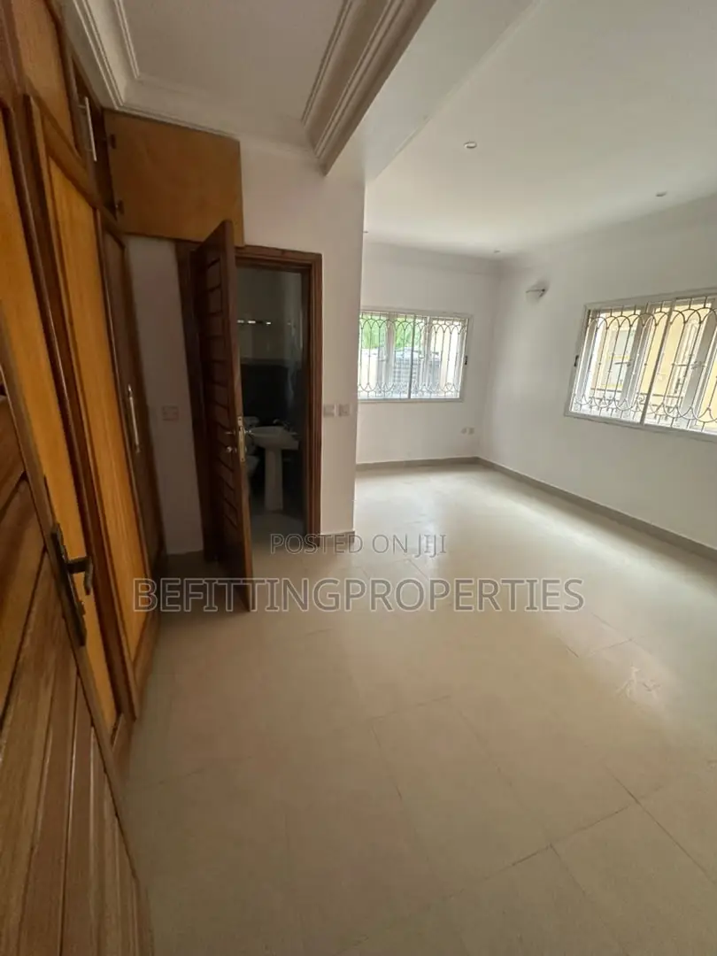 4bdrm Duplex in Banana Island for rent