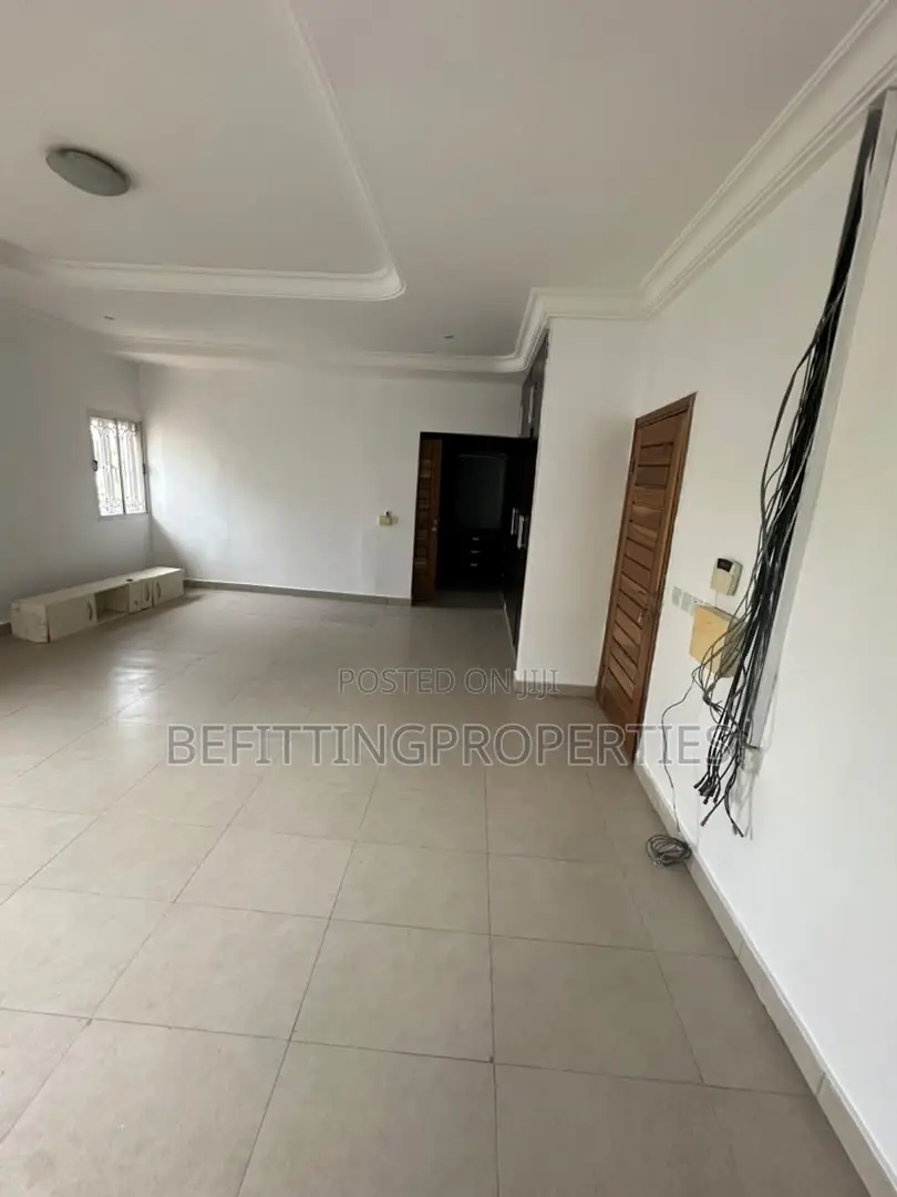4bdrm Duplex in Banana Island for rent