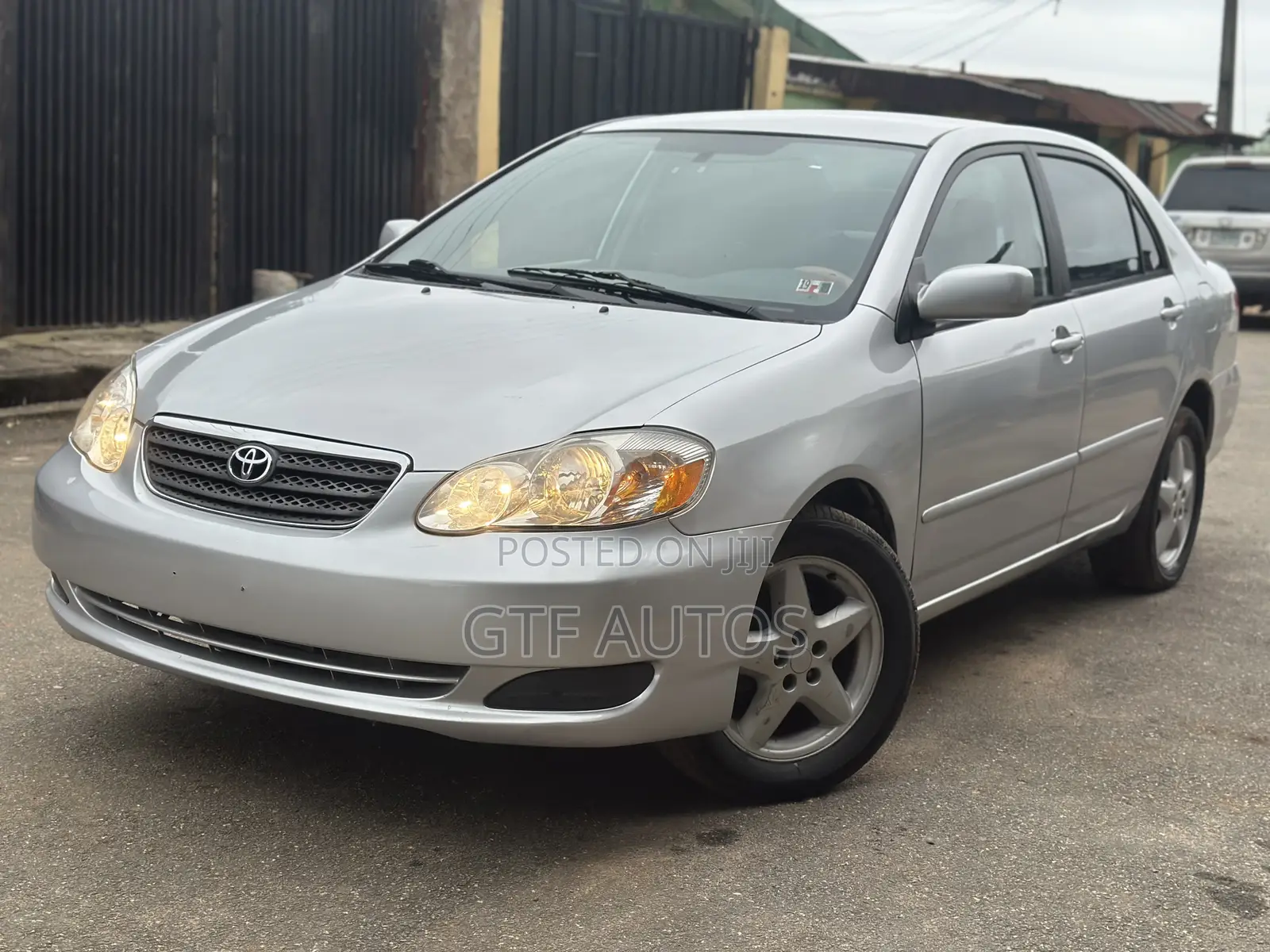 Toyota Corolla LE 2004 Silver