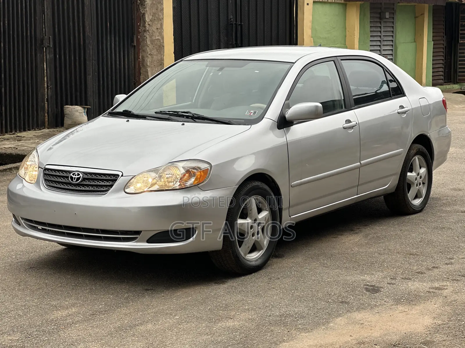Toyota Corolla LE 2004 Silver