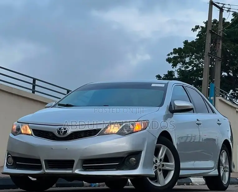 Toyota Camry 2013 Silver