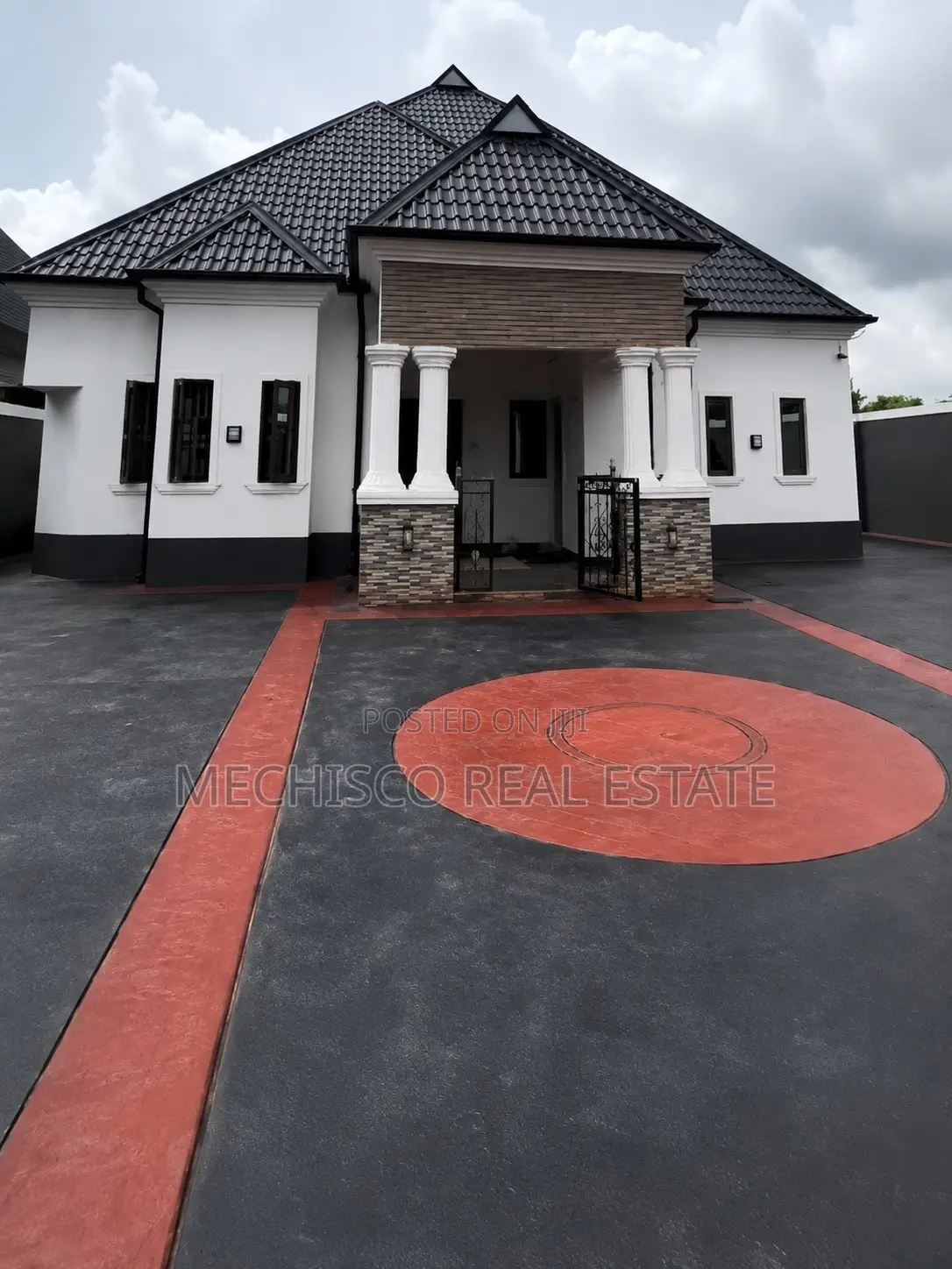 3bdrm Bungalow in Eneka for sale
