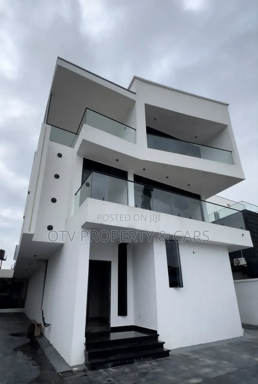 5bdrm Duplex in Lekki Phase 1 for sale