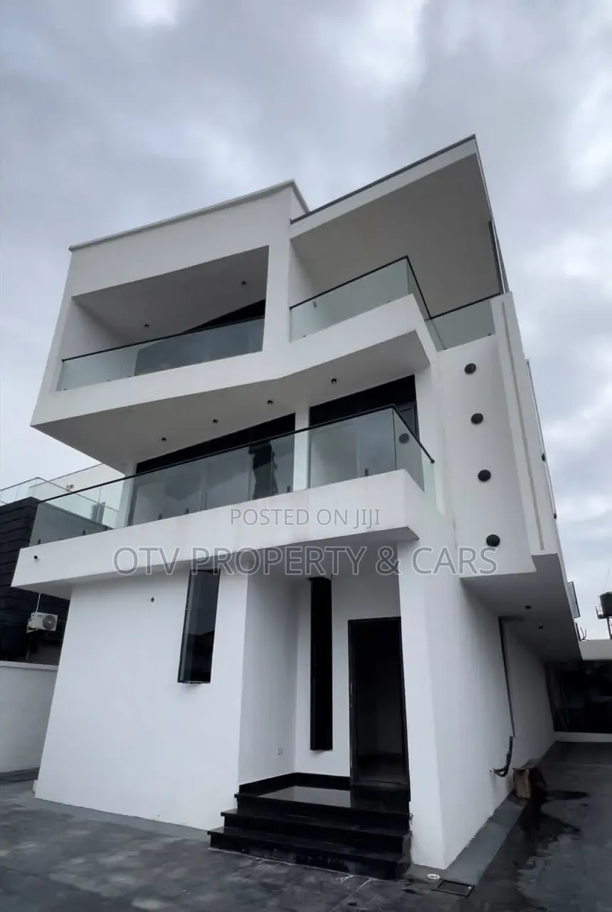 5bdrm Duplex in Lekki Phase 1 for sale