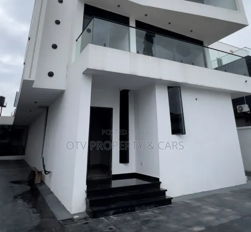 5bdrm Duplex in Lekki Phase 1 for sale
