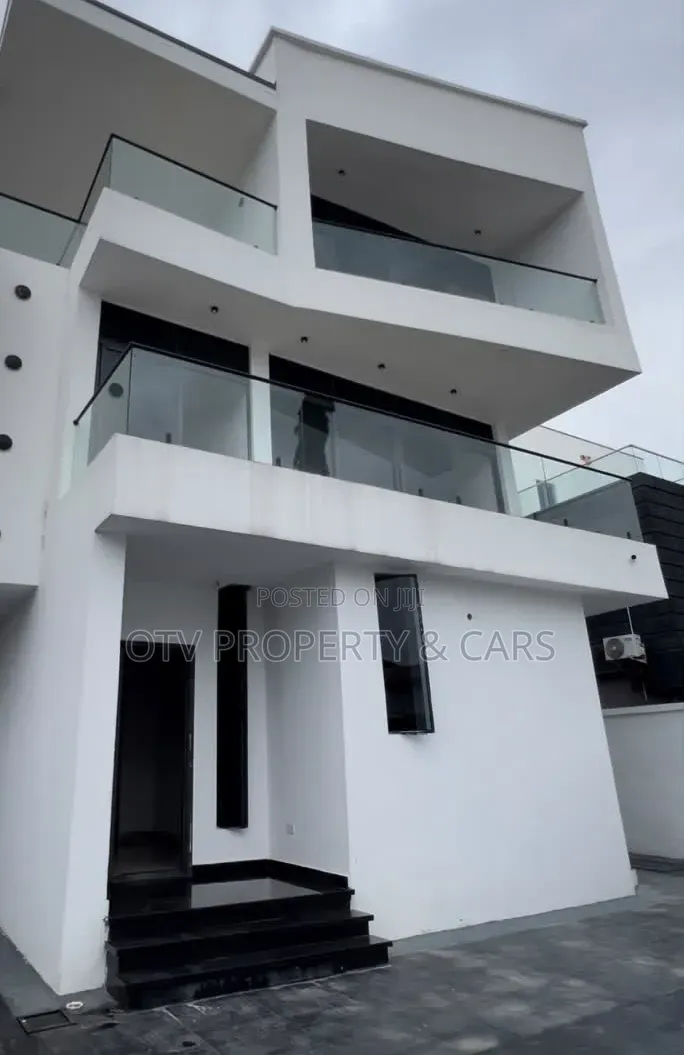 5bdrm Duplex in Lekki Phase 1 for sale