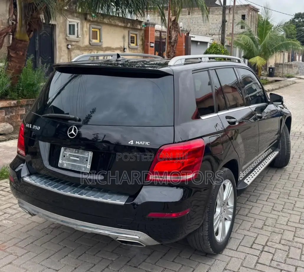 Mercedes-Benz GLK-Class Base GLK 350 4dr AWD 4MATIC (3.5L 6cyl 7A) 2015