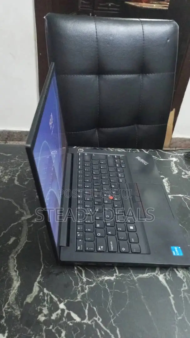 Laptop Lenovo ThinkPad E14 Gen 4 8GB Intel Core i5 SSD 512GB
