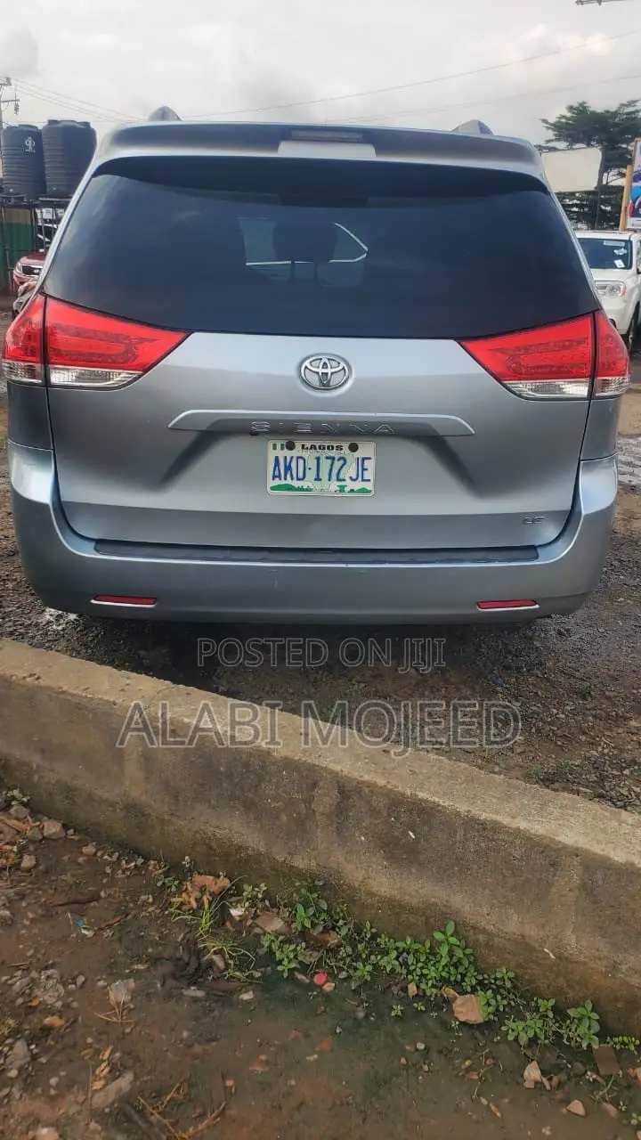 Toyota Sienna Limited AWD 7-Passenger 2013 Gray