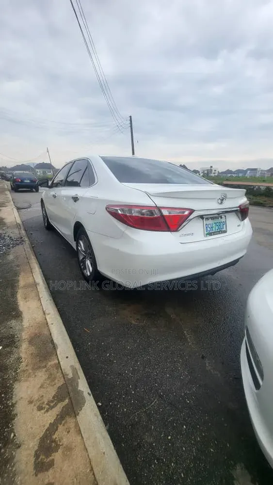 Toyota Camry 2016 White