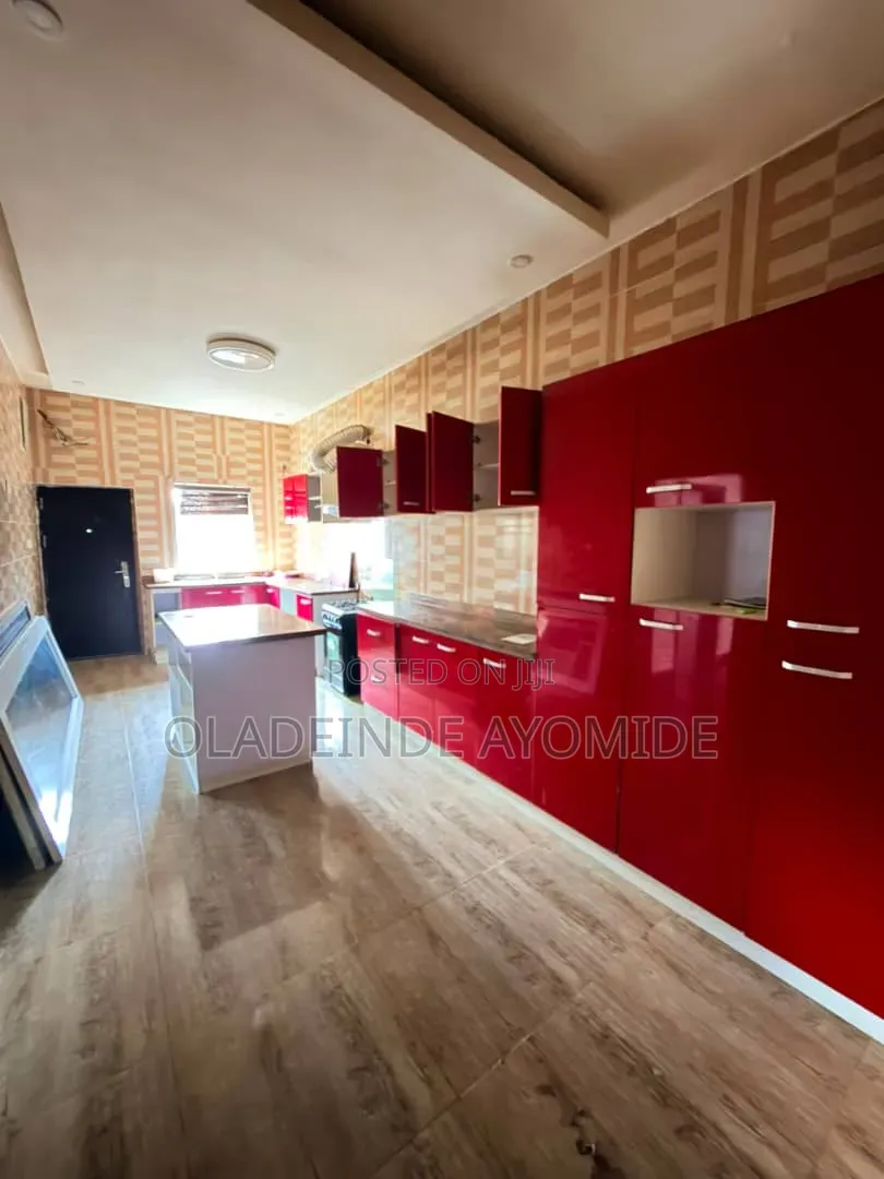 Mini Flat in Vgc Lekki for rent