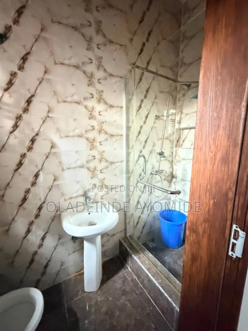 Mini Flat in Vgc Lekki for rent