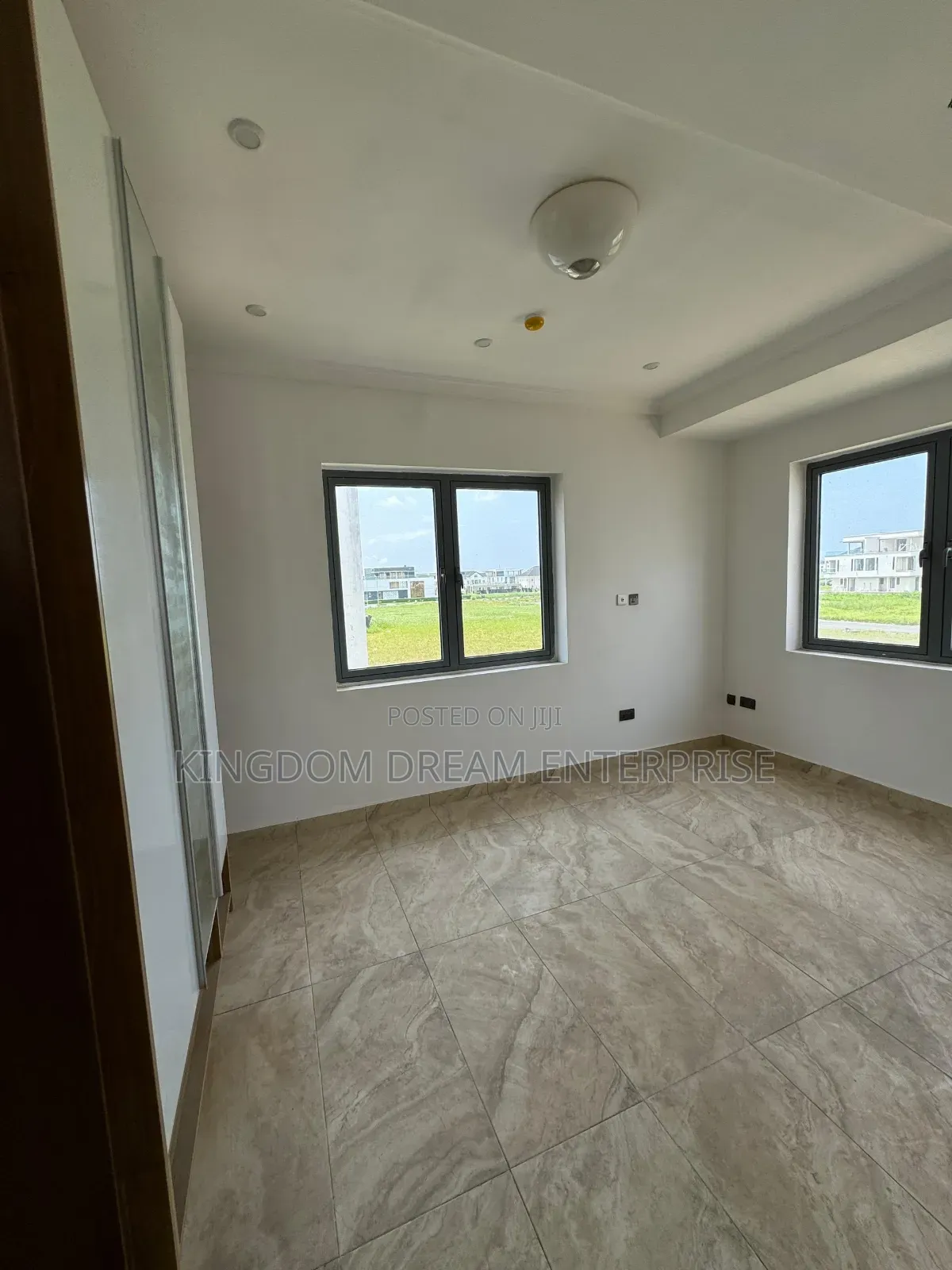 4bdrm Penthouse in Cowrie Creek Estate for rent