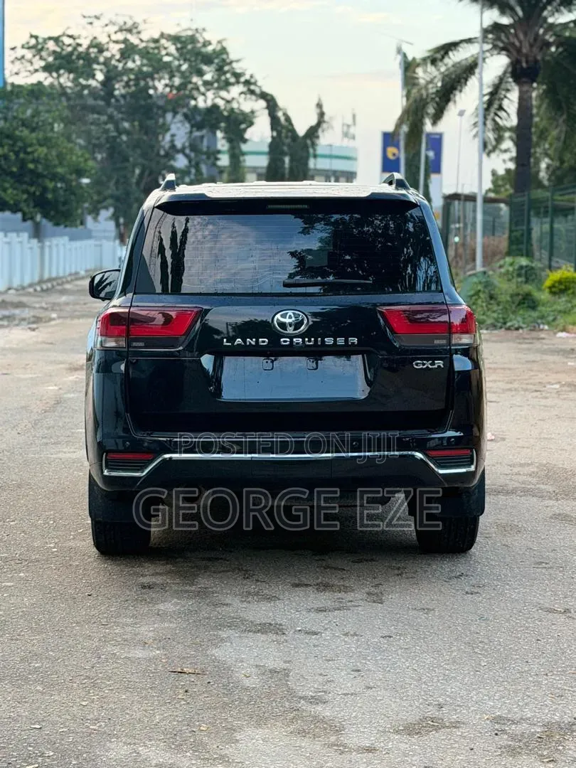 Toyota Land Cruiser 2024 Black