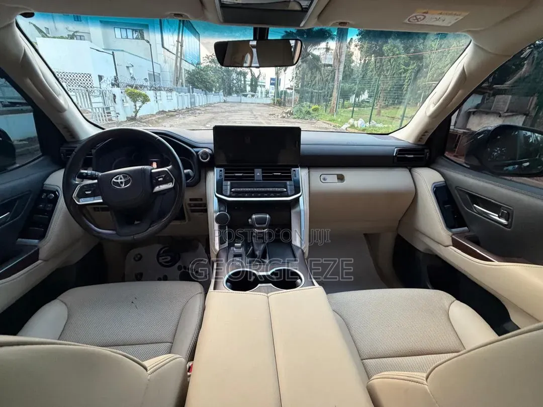 Toyota Land Cruiser 2024 Black